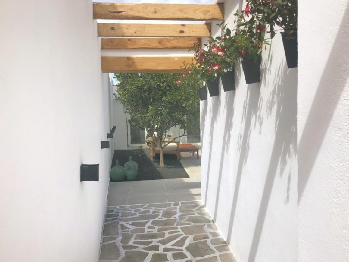 Casita Blanca Cerca De Timanfaya Apartment Tinguaton Luaran gambar